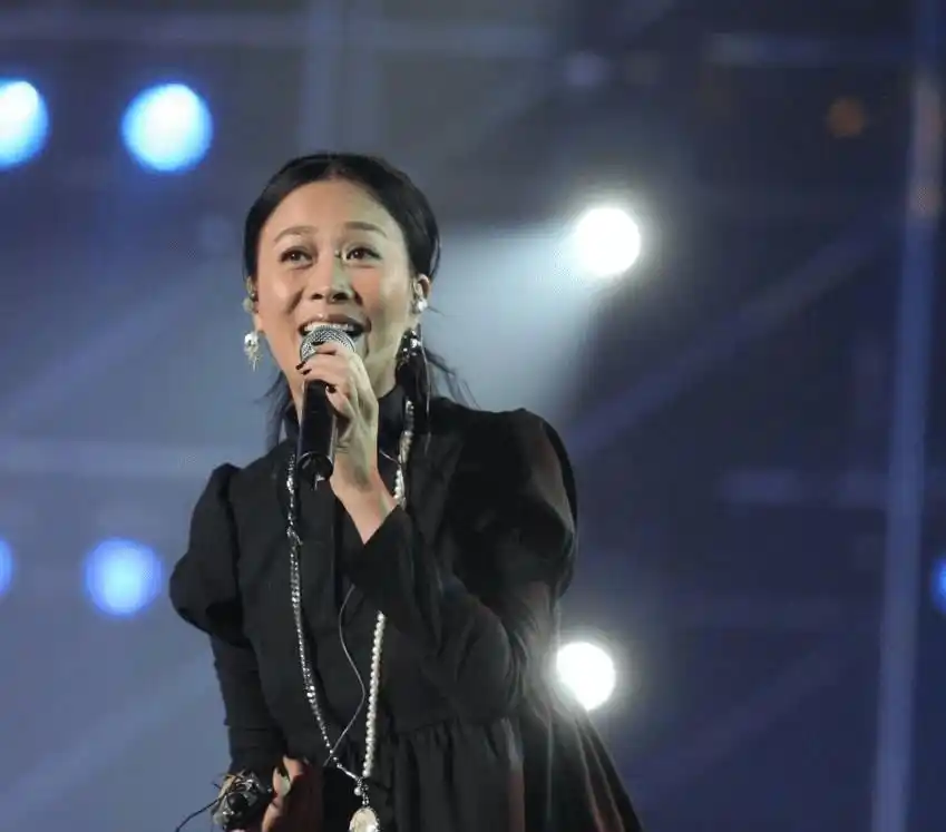 偶像失格现象_娱乐圈垃圾_追星的意义