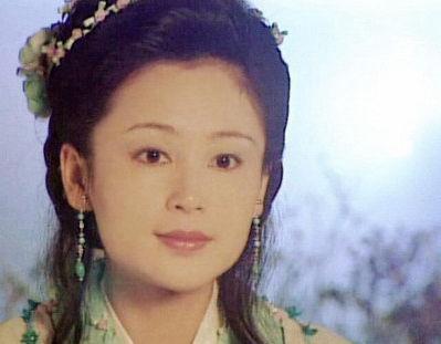 塌鼻子也好看_鼻子长的女明星_IU塌鼻子美