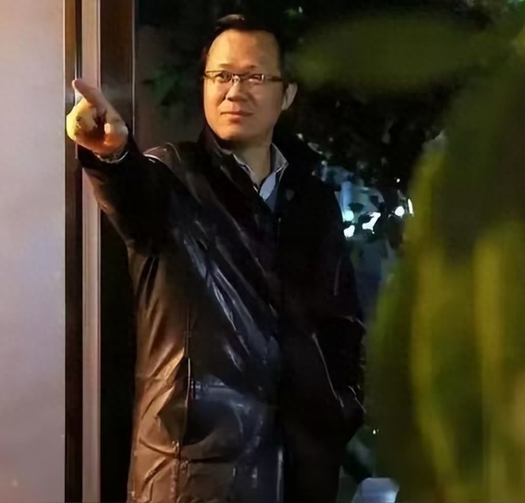 怎么收集明星的黑料,_卓伟私生活混乱_娱乐圈狗仔塌房