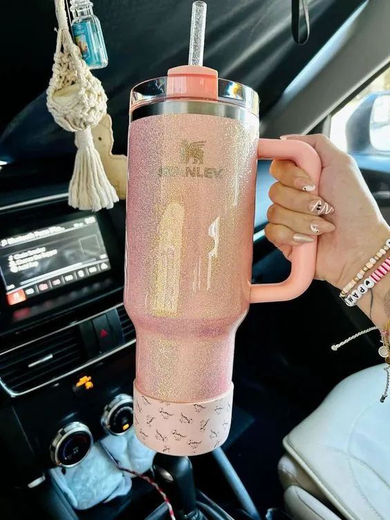 明星同款水杯热点,_大容量保温杯市场分析_Stanley水杯流行趋势