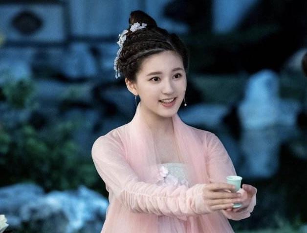 娱乐圈小红靠捧大红靠命 赵露思靠什么爆红 赵露思网剧走红原因_出道到现在没有黑料的明星,