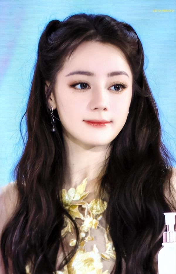 迪丽热巴病情加重，部分工作取消，知情人回应